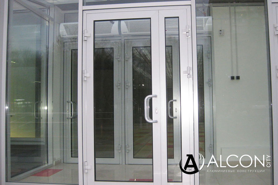 Двери алюминиевые со стеклом в Костроме
